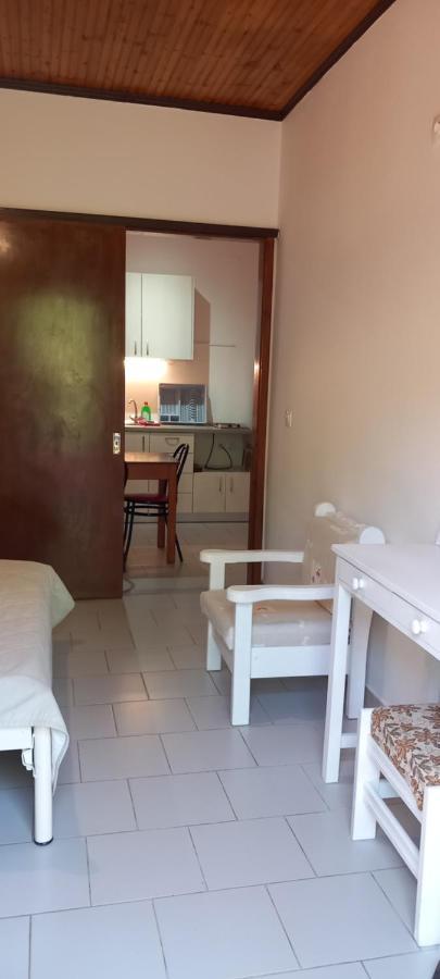 Nikis Apartments Agios Gordios  Exterior photo