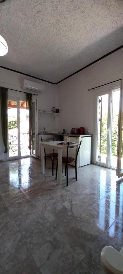 Nikis Apartments Agios Gordios  Exterior photo
