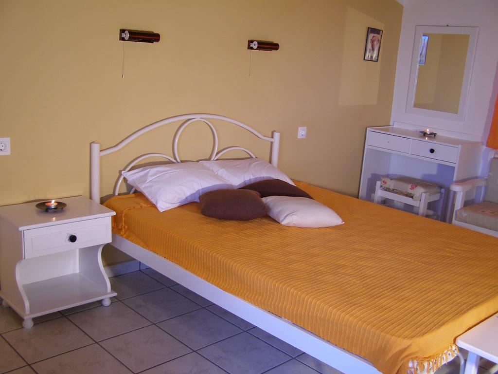 Nikis Apartments Agios Gordios  Exterior photo